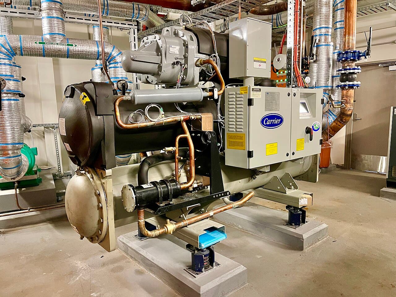 Chiller plant serving a multi-storey commercial office building